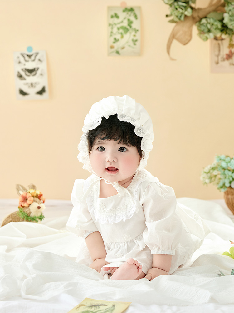 Photography Vintage Style - 牧歌的なスタイルの女の赤ちゃんの写真撮影用衣装、スタジオ用のかわいいヴィンテージホワイトレースのボンネット＆ドレスセット、1歳の赤ちゃんの写真撮影用