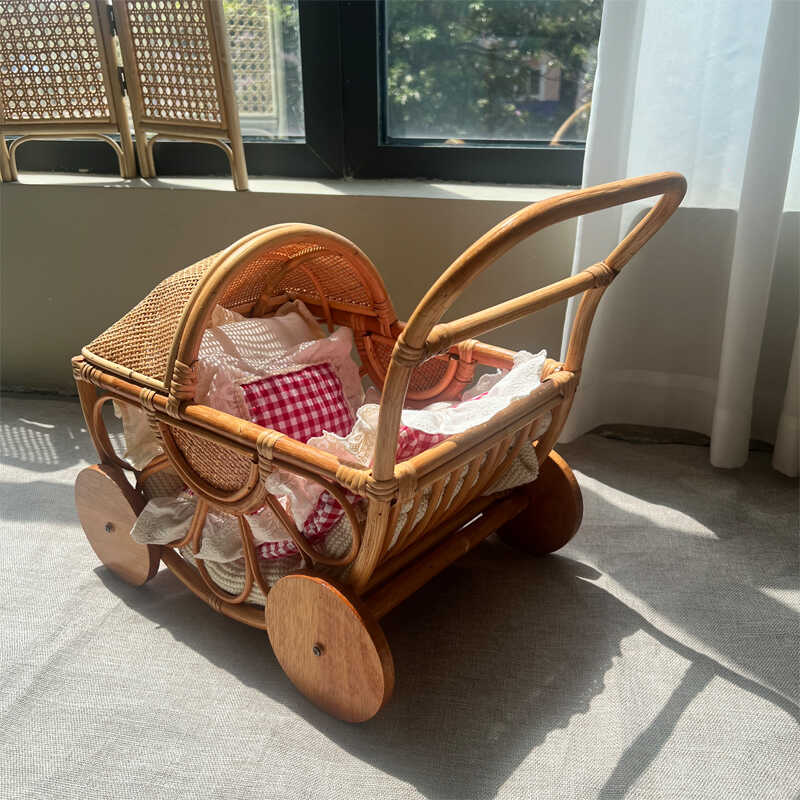 籐製ベビーカー ヴィンテージ風 ままごとおもちゃの馬車 アン - Photography Vintage Style のレビューと価格