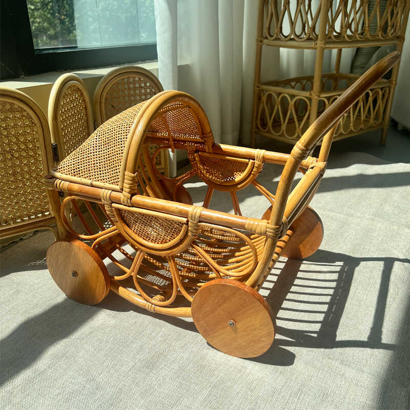籐製ベビーカー ヴィンテージ風 ままごとおもちゃの馬車 アン - Photography Vintage Style のレビューと価格