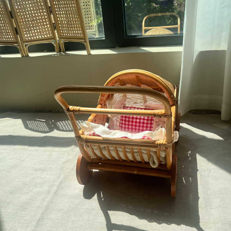 籐製ベビーカー ヴィンテージ風 ままごとおもちゃの馬車 アン - Photography Vintage Style のレビューと価格