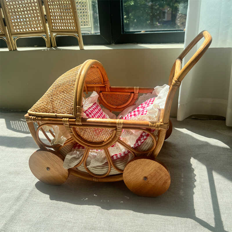 籐製ベビーカー ヴィンテージ風 ままごとおもちゃの馬車 アン - Photography Vintage Style のレビューと価格